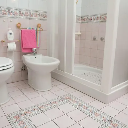 Casa Gambuzza 펜션 이스피카